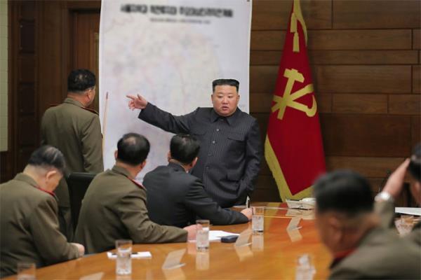 朝鲜发射弹道导弹，日本民众撤离